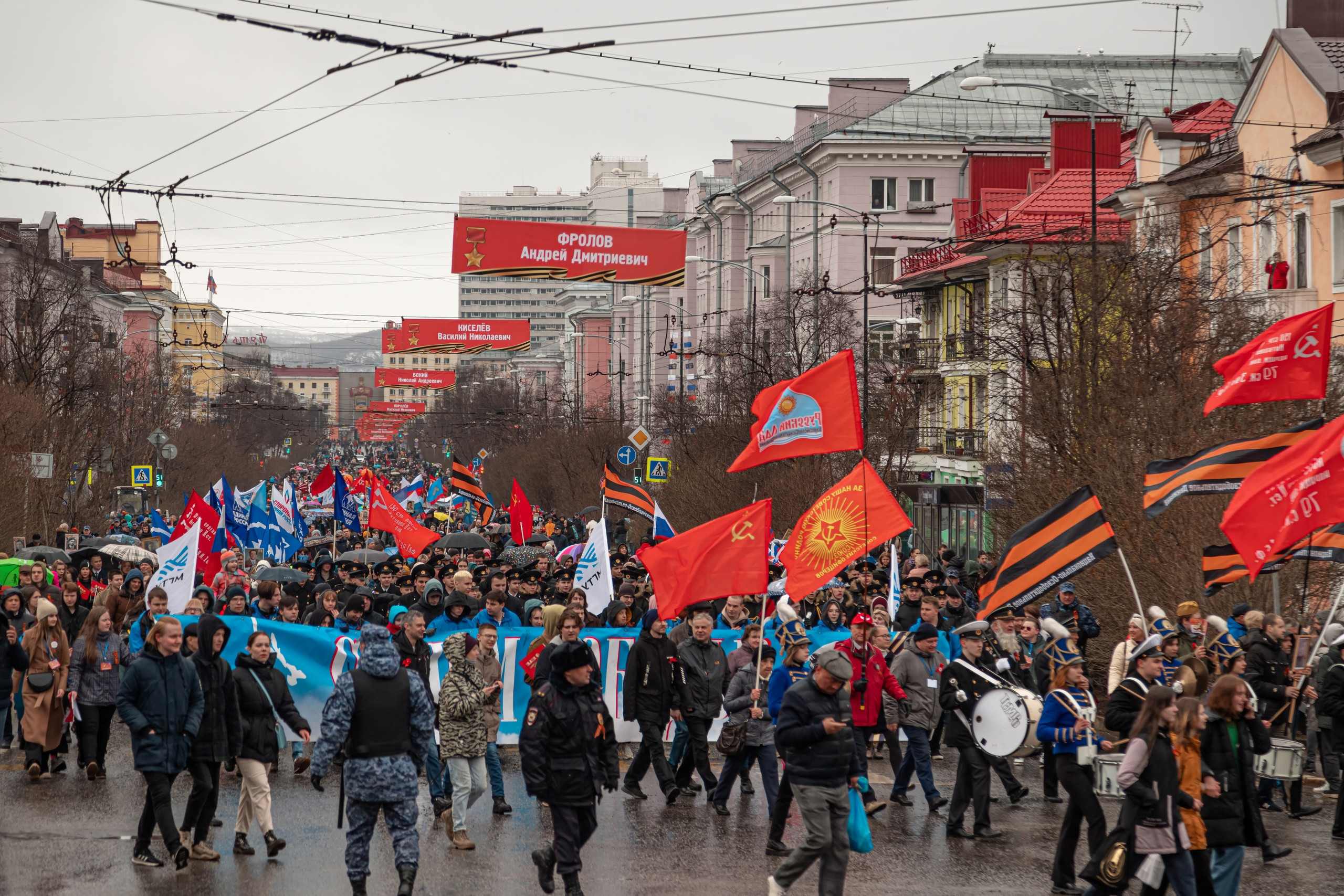 Мурманск день победы. День Победы Мурманск. Мурманск 9 мая 2023. Май в Мурманске фото. Мурманск в мае.