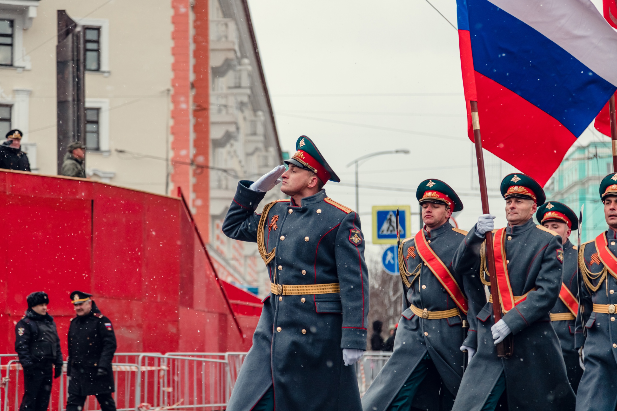 Первую репетицию парада Победы провели в Мурманске | Информационное  агентство «Би-порт»